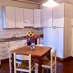 アパート Holiday Villas マリーナ・ディ・マッサ